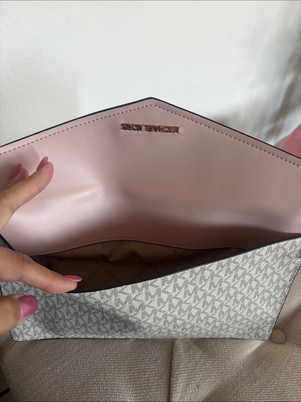 Michael Kors Signature Logo Envelope Clutch - Light Pink & Taupe - Picture 6 of 8